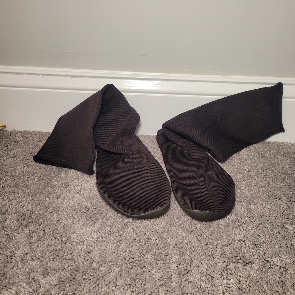 Yezzy Pods "Black"